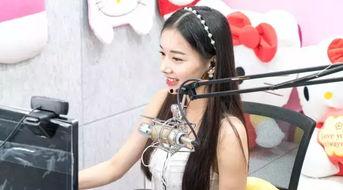 娱乐主播直播间吃瓜事件,主播直播间吃瓜事件引发热议